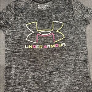 Under Armour Girls Performance T shirts size Medium - set of 3